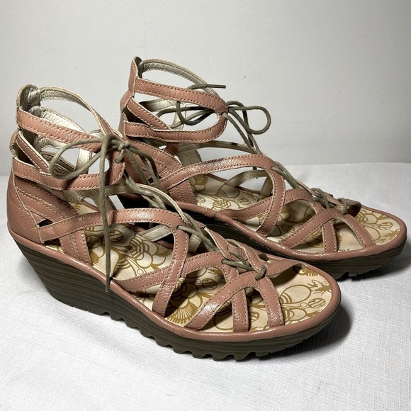 Fly London Wedge Sandals with Strappy Design. Pale Pink. 40 or size 9. Leather - Picture 1 of 6